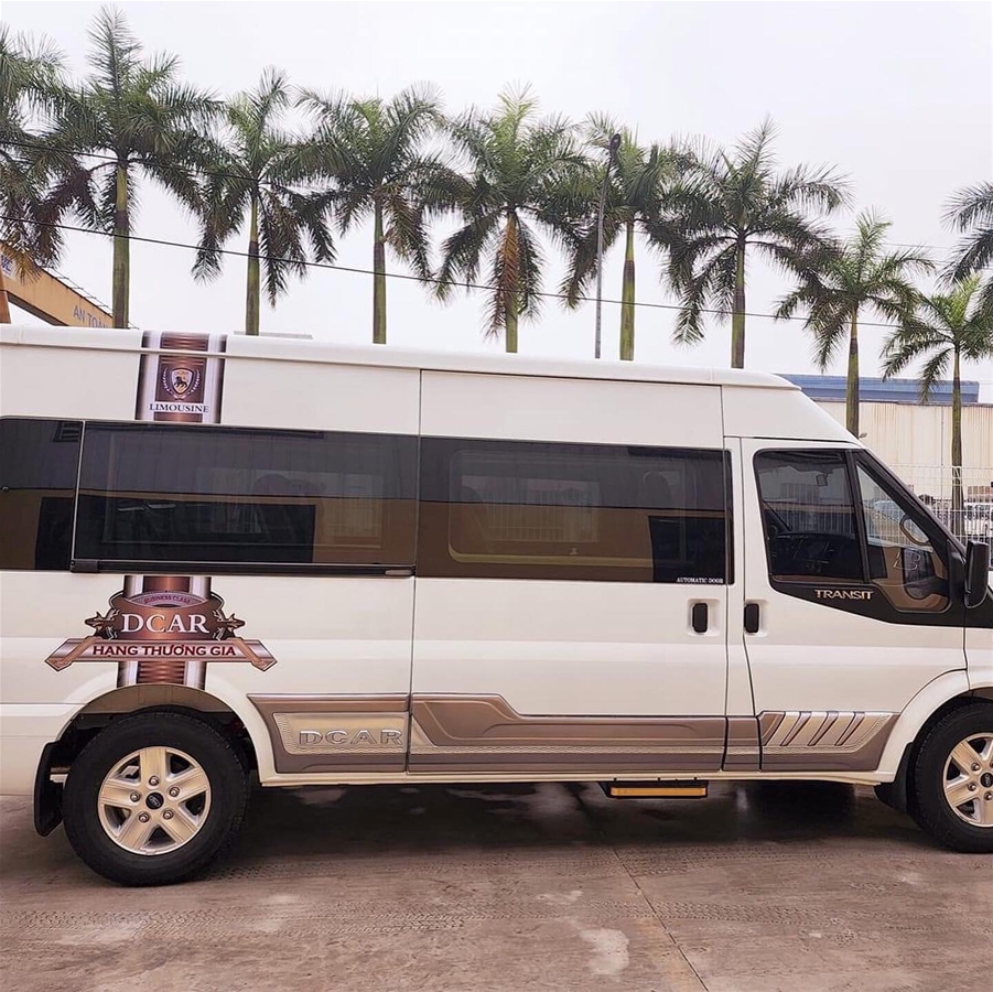 Limousine 10 chỗ